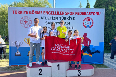 Büyükşehir Belediye Sporcuları büyük başarıya imza attı