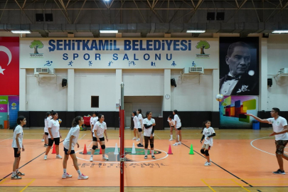 Şehitkamil yaz spor akademisinde 8 ayrı branşta eğitimler devam ediyor