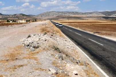 GAZİANTEP-YAVUZELİ-ARABAN-BESNİ YOLUMUZUN 12,5 KM LİK KALAN KISMINA EYLÜL AYI İTİBARİ İLE BAŞLIYORUZ