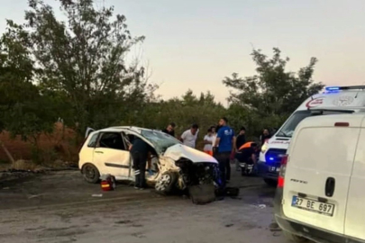 Gaziantep'te 2 otomobil kafa kafaya çarpıştı: 1 ölü, 3 yaralı