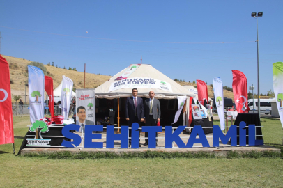  Şehitkamil Belediyesi Ahlat'ta yerini aldı