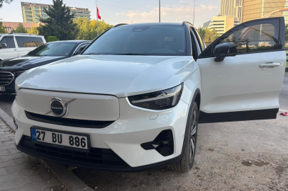 Bayiden alınan Volvo marka sıfır elektrikli araç kusurlu çıktı