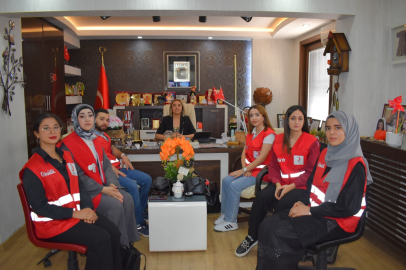 Şahinbey Genç Kızılay'dan Uluslararası Gazeteciler Cemiyeti Temsilcisi Emektar'a Anlamlı Ziyaret