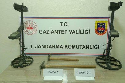 Kaçak kazı yapan 2 şahsı jandarma suçüstü yakaladı