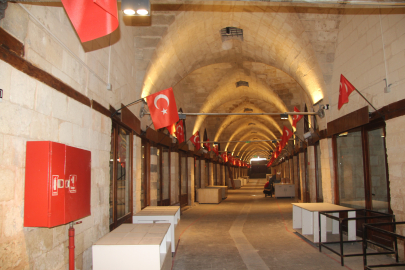 300 yıllık Zincirli Bedesten esnafı iş yerlerine kavuştu