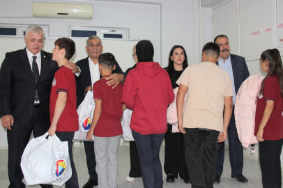 GTB ve TOBB iş birliğiyle 14 okulda öğrencilere kışlık kaban desteği