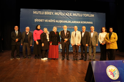 “Şiddet ve Kötü Alışkanlıklardan Kurtularak; Mutlu Birey, Mutlu Aile, Mutlu Toplumu Oluşturmak” Paneli Gaziantep’te Coşkuyla Gerçekleşti