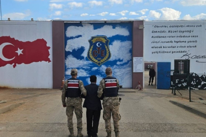  Hırsızlık suçundan 17 yıl cezayla aranan şahsı jandarma yakaladı