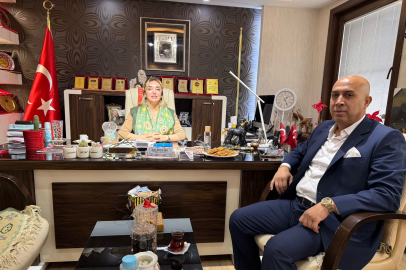 GAZİANTEP YETİŞTİRME YURTLARINDAN AYRILANLAR KÜLTÜR VE DAYANIŞMA DERNEĞİ’NDEN ASLI EMEKTAR’A ANLAMLI ZİYARET