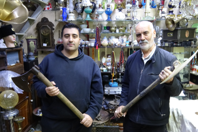  45 yıldır topladığı antika eşyaların sayısını kendisi de bilmiyor