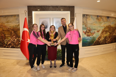 Gaziantep'in şampiyonları, Şahin ile bir araya geldi