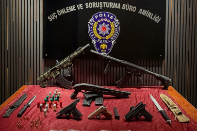 Gaziantep'te 22 kilo skunk ile çok sayıda silah ele geçirildi: 7 gözaltı