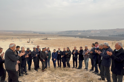 Ali Şahin Baraklı Muhtar ve Çiftçilerle Birlikte GES Sistemini Yerinde İnceledi