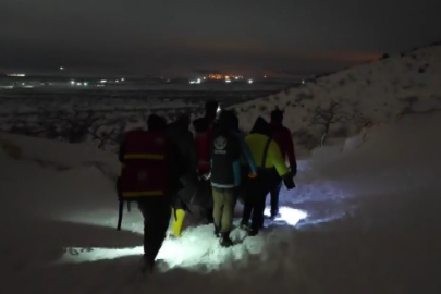 Araçlar Kara Saplandı, UMKE Yürüyerek Yardıma Koştu