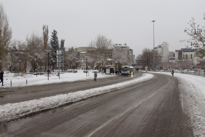  Gaziantep'te kar yağışı sonrası yollar boş kaldı