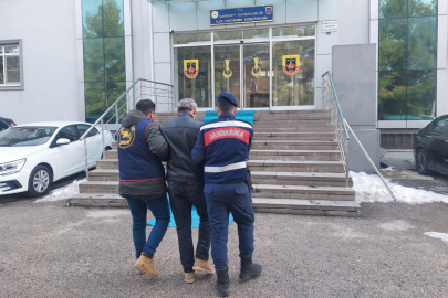 Jandarma, 25 Yıl Hapis Cezasıyla Aranan Şüpheliyi Yakaladı