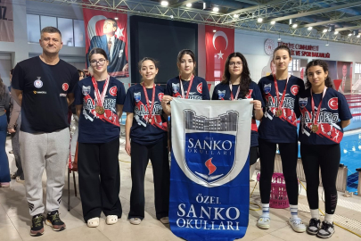 SANKO Okulları Genç Kız Yüzme Takımı Bölge Şampiyonu Oldu