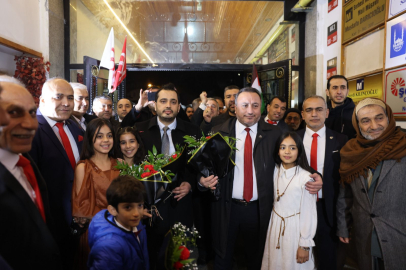 Yeniden Refah’ta Miting Havasında Devir Teslim