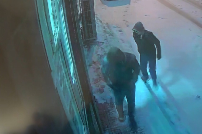 Yaşlı Adamı Takip Eden Şüpheliler Altın ve Döviz Dolu Çantayı Çaldı