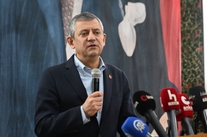 CHP Lideri Özgür Özel’den Depremin 3. Yılında Gaziantep’e Ziyaret