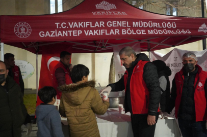 Gaziantep Vakıflar Bölge Müdürlüğü’nden Berat Kandili’nde Salep İkramı