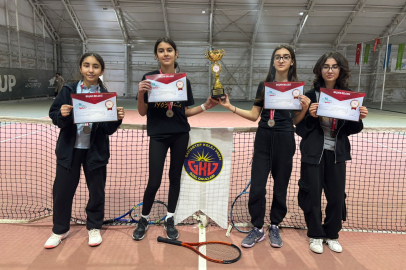 Gaziantep Kolej Vakfı Özel Okulları Teniste Zirveye Damga Vurdu