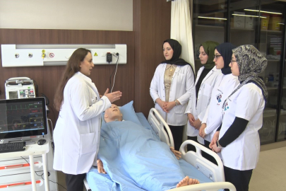 Hemşire Adayları Müdahaleyi Simülasyonla Öğreniyor