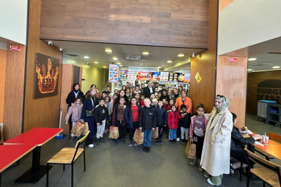 Gaziantep’te Anlamlı Buluşma: 160 Çocuğa Hamburger İkramı