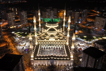 Şahinbey Millet Camii’nde Kadir Gecesi’nde Sakal-ı Şerif Heyecanı
