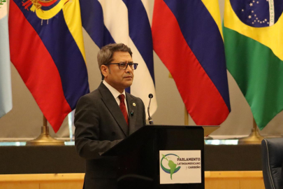 ALİ ŞAHİN PARLATİNO’YA HİTAP ETTİ: DÜNYA GÜÇLÜNÜN ADETA BİR KRALİYET ORMANI 