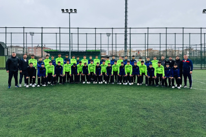 Şehitkamil Belediyespor’un Gençleri Türkiye Şampiyonası’nda Fırtına Gibi Esiyor