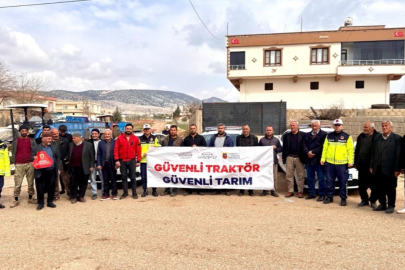 Jandarma’dan 85 Traktör Sürücüsüne Eğitim ve Reflektör Desteği