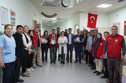 Gaziantep Vakıflar Bölge Müdürlüğünden 213 Yıllık Hayır Şartı: Yatan Hastalara Meyve İkramı