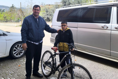 Başarı Ödülünü Depremzede Çocuğa Bağışladı