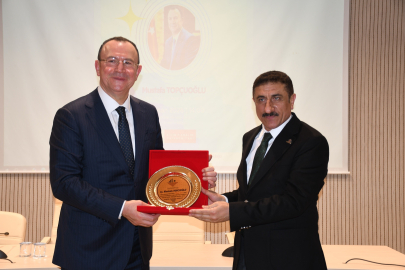 Gülsan Holding Başkanı Topçuoğlu, Kilis’te Gençlerle Bir Araya Geldi