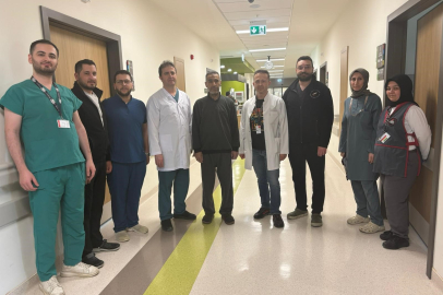 Şaşırtan Vaka: 8 Kiloluk Böbrek 30 Dakikalık Operasyonla Alındı