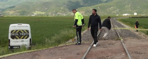 Gaziantep’te Öğrenci Servisine Tren Çarptı: 13 Yaralı