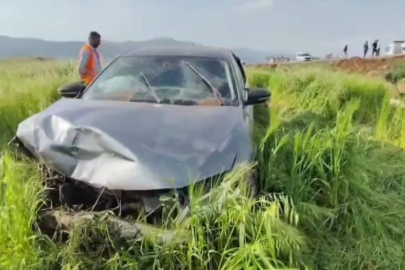 Tarlaya Uçan Otomobillerde 1’i Ağır 5 Yaralı