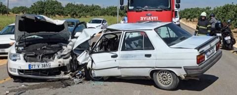 Gaziantep’te Feci Kaza! Otomobiller Kafa Kafaya Çarpıştı