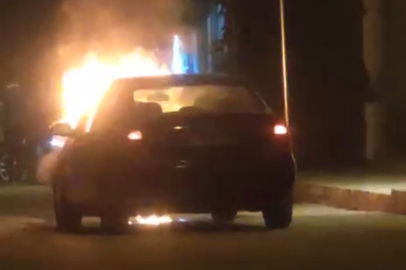 Gaziantep'te Otomobil Bir Anda Alev Topuna Döndü