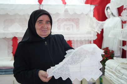 50 Yıllık El Sanatı Gelin Çeyizlerini Süslemeye Devam Ediyor