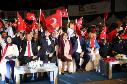 Gaziantepliler 10 Yıl Önceki Ruhla Demokrasi Meydanı'nı Doldurdu