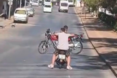 Motosiklet Üzerinde Motosiklet Taşıdılar!