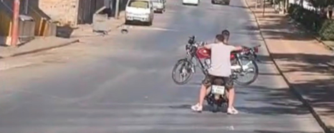 Motosiklet Üzerinde Motosiklet Taşıdılar!