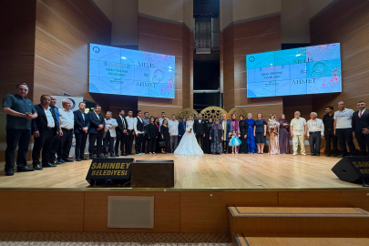 GAZİANTEP’TE GÖRKEMLİ NİKÂH TÖRENİ! AHMET TEKİN VE MELİS DÜNYA EVİNE GİRDİ