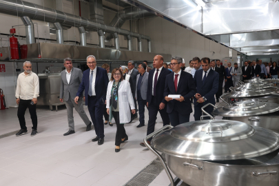 Büyükşehir’in Modern Aşevi Günlük 50 Bin Kişiye Yemek Sunacak