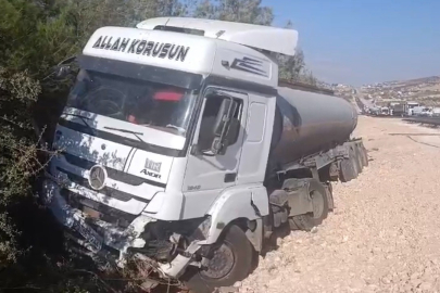 Gelin konvoyuna çarpmamak için manevra yapan tanker yoldan çıktı