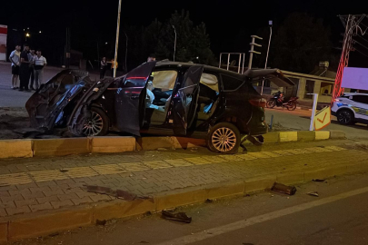 Feci Kaza! Araç Karşı Şeride Uçtu, Sürücü Yaralandı