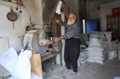 84 Yaşında Değirmenin Başında! 70 Yıllık Tuzculuk Hikâyesi