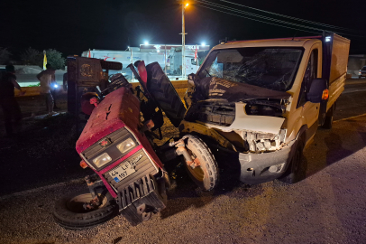 Gaziantep’te Feci Kaza! Kamyonet ile Traktör Çarpıştı: 3 Yaralı